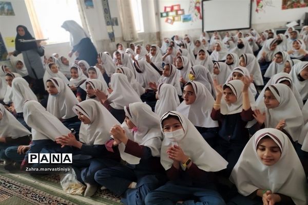 برپایی صبحگاه عصمت و جشن روز دختر در دبستان زکیه مروست