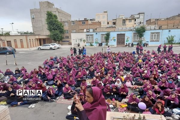 جشن میلاد بانوی کرامت در مدارس منطقه چهاردانگه