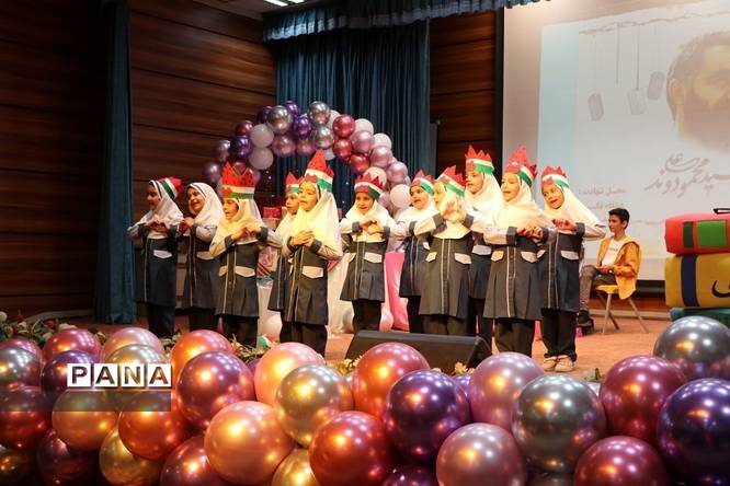 تقدیر از برگزیدگان طرحها و برنامههای معاونت آموزش ابتدایی آموزش و پرورش ناحیه 2 شهرری