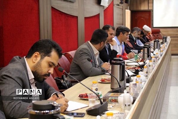 نشست هم‌اندیشی ستاد اوقات فراغت تابستان ۱۴۰۲ در ‌آموزش و پرورش شهرستان‌های تهران