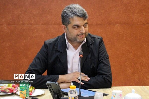 نشست هم‌اندیشی ستاد اوقات فراغت تابستان ۱۴۰۲ در ‌آموزش و پرورش شهرستان‌های تهران
