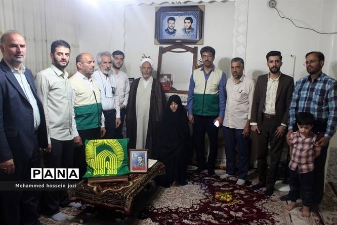 دیدار خادمیاران رضوی قم با مادر شهیدان عباسی