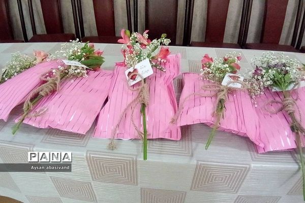 بازدید کارشناسان امور بانوان آموزش و پرورش شهرستان قرچک از مدرسه زنده‌یاد منصوری