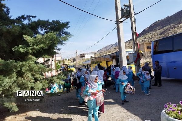 اردوی تفریحی دانش‌آموزان دبستان پرنیان شهرستان ابرکوه