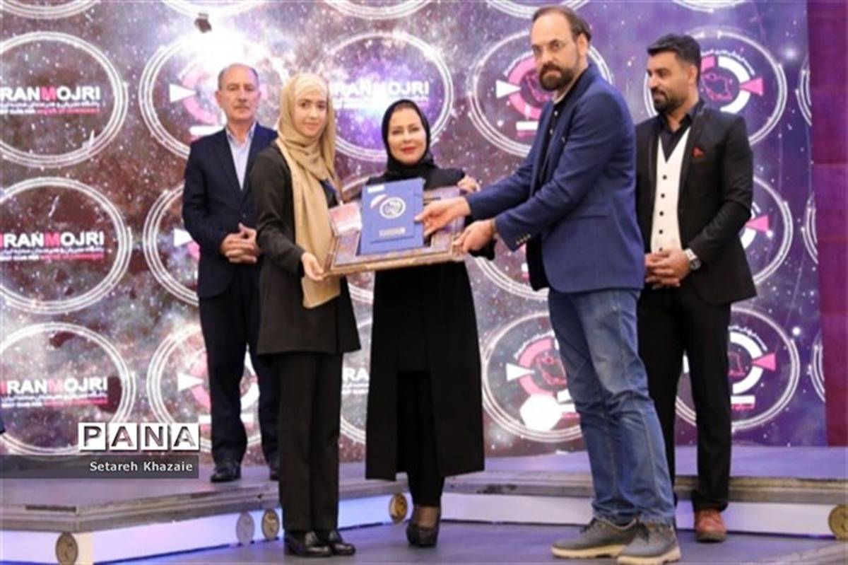 افتخار آفرینی رئیس مجلس دانش آموزی خراسان رضوی در جشنواره بین المللی سعدی