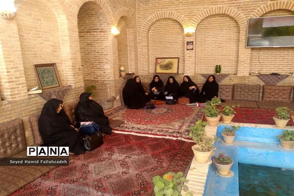 جلسه هم‌اندیشی سرگروه‌های پرورشی ناحیه یک به‌مناسبت سالروز آزادسازی خرمشهر