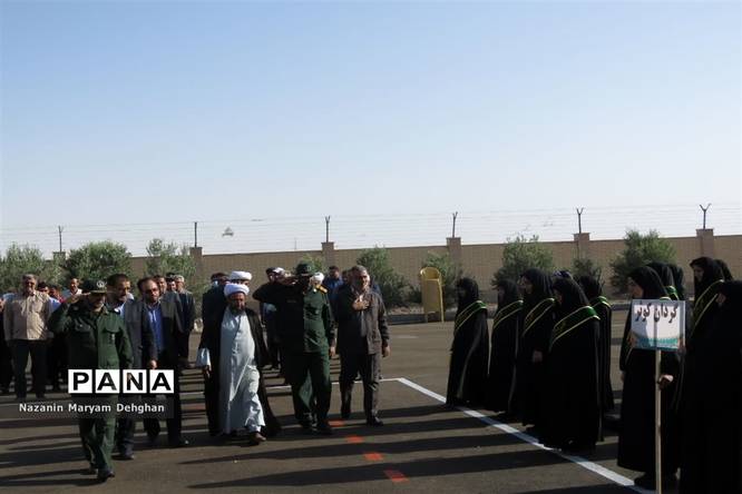 صبحگاه مشترک نیروهای نظامی و انتظامی شهرستان خاتم همزمان با سالروز آزادسازی خرمشهر