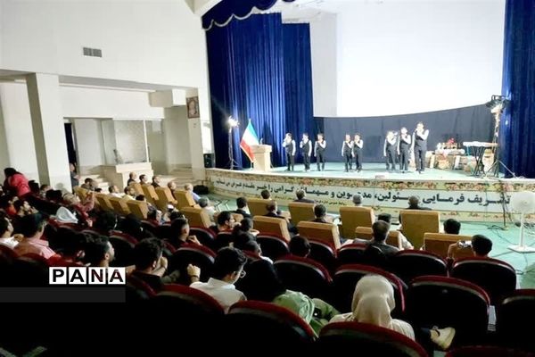 اختتامیه پنجمین جشنواره تئاتر دفاع مقدس در آران و بیدگل