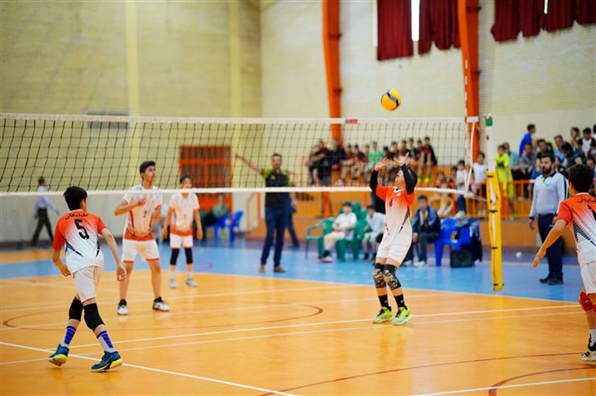 رقابت بیش از ۲۰۰۰ دانش‌آموز در مسابقات ورزشی دانش‌آموزی استان اصفهان