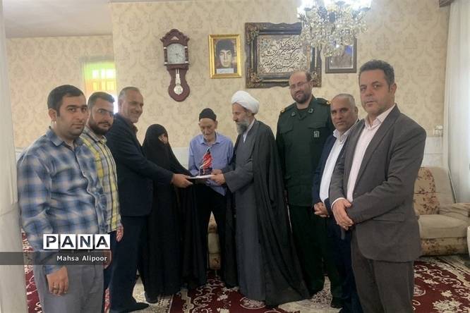 دیدار از خانوادههای معظم شهیدان شهرستان قرچک