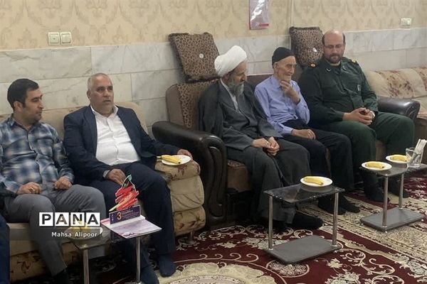 دیدار از خانواده‌های معظم شهیدان شهرستان قرچک