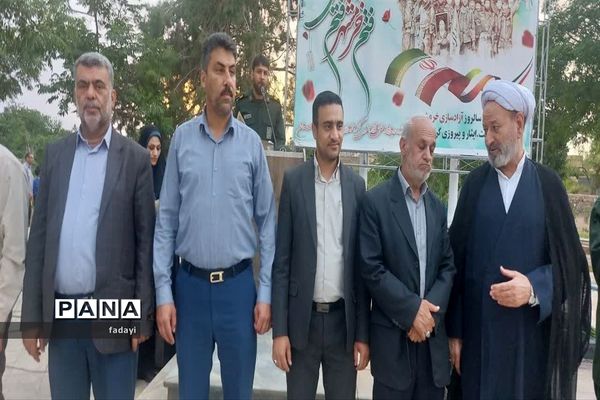 اجرای برنامه ورزشی زورخانه‌ای در حاشیه مراسم سوم خرداد سالروز آزاد سازی خرمشهر در اردستان