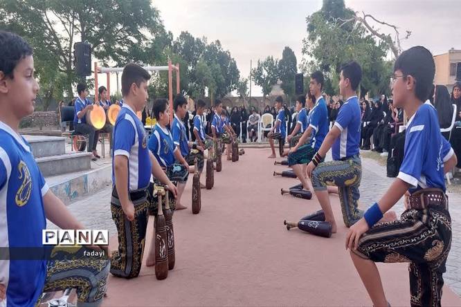 اجرای برنامه ورزشی زورخانهای در حاشیه مراسم سوم خرداد سالروز آزاد سازی خرمشهر در اردستان