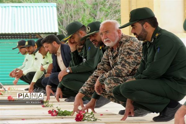 گلباران قبور مطهر شهدای هرات به مناسبت سالروز آزادسازی خرمشهر