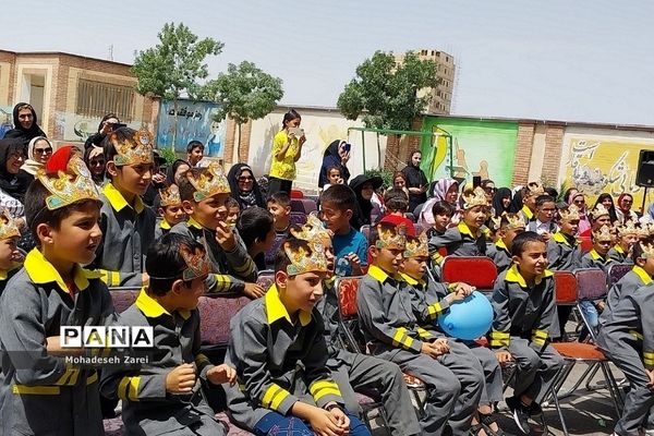 برگزاری مراسم جشن الفبا در مدرسه شهدای غزه شهرستان‌قرچک