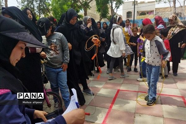 برگزاری جشن بزرگ دختران آینه در پارک بانوان شهرستان قرچک