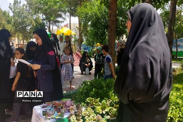 برگزاری جشن بزرگ دختران آینه در پارک بانوان شهرستان قرچک