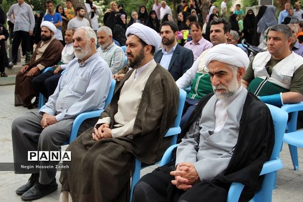 همایش تکریم امامزادگان و عطرافشانی مزارشهدا در اسلامشهر