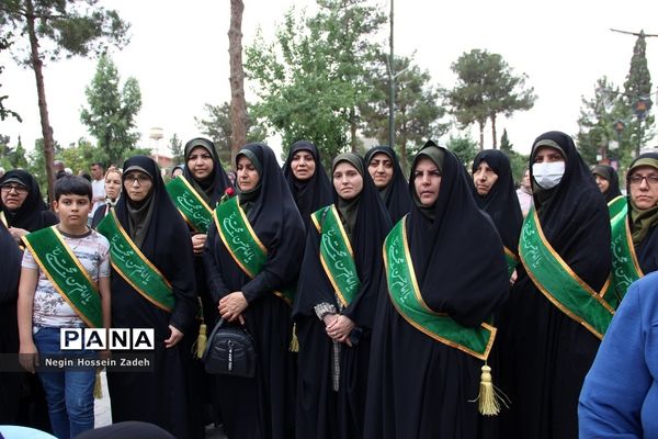 همایش تکریم امامزادگان و عطرافشانی مزارشهدا در اسلامشهر