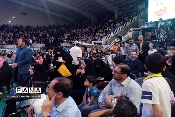 جشن بزرگ خانوادگی دهه کرامت