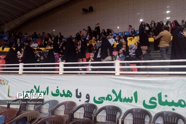 جشن بزرگ خانوادگی دهه کرامت