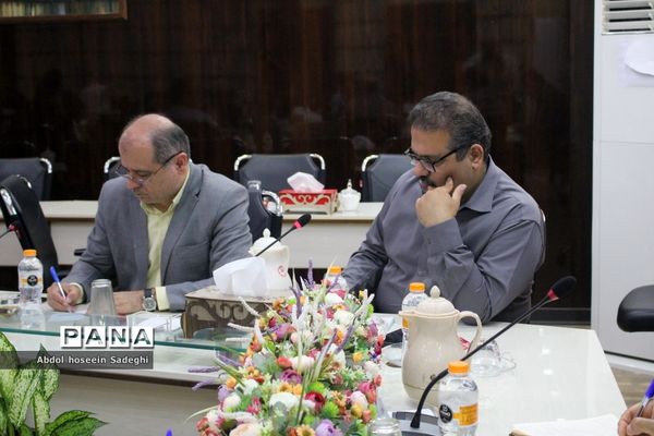 جلسه شورای رفاهی و بهداشتی اداره‌کل آموزش و پرورش استان بوشهر