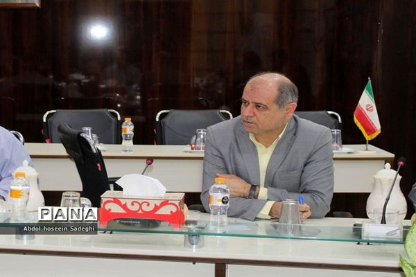 جلسه شورای رفاهی و بهداشتی اداره‌کل آموزش و پرورش استان بوشهر