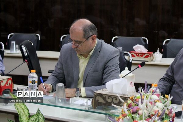 جلسه شورای رفاهی و بهداشتی اداره‌کل آموزش و پرورش استان بوشهر