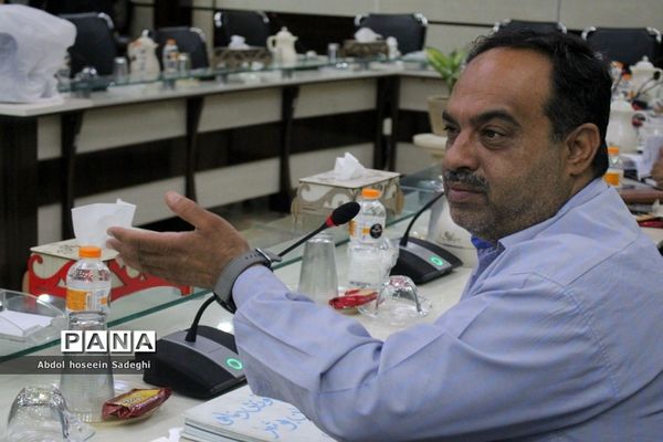 جلسه شورای رفاهی و بهداشتی اداره‌کل آموزش و پرورش استان بوشهر