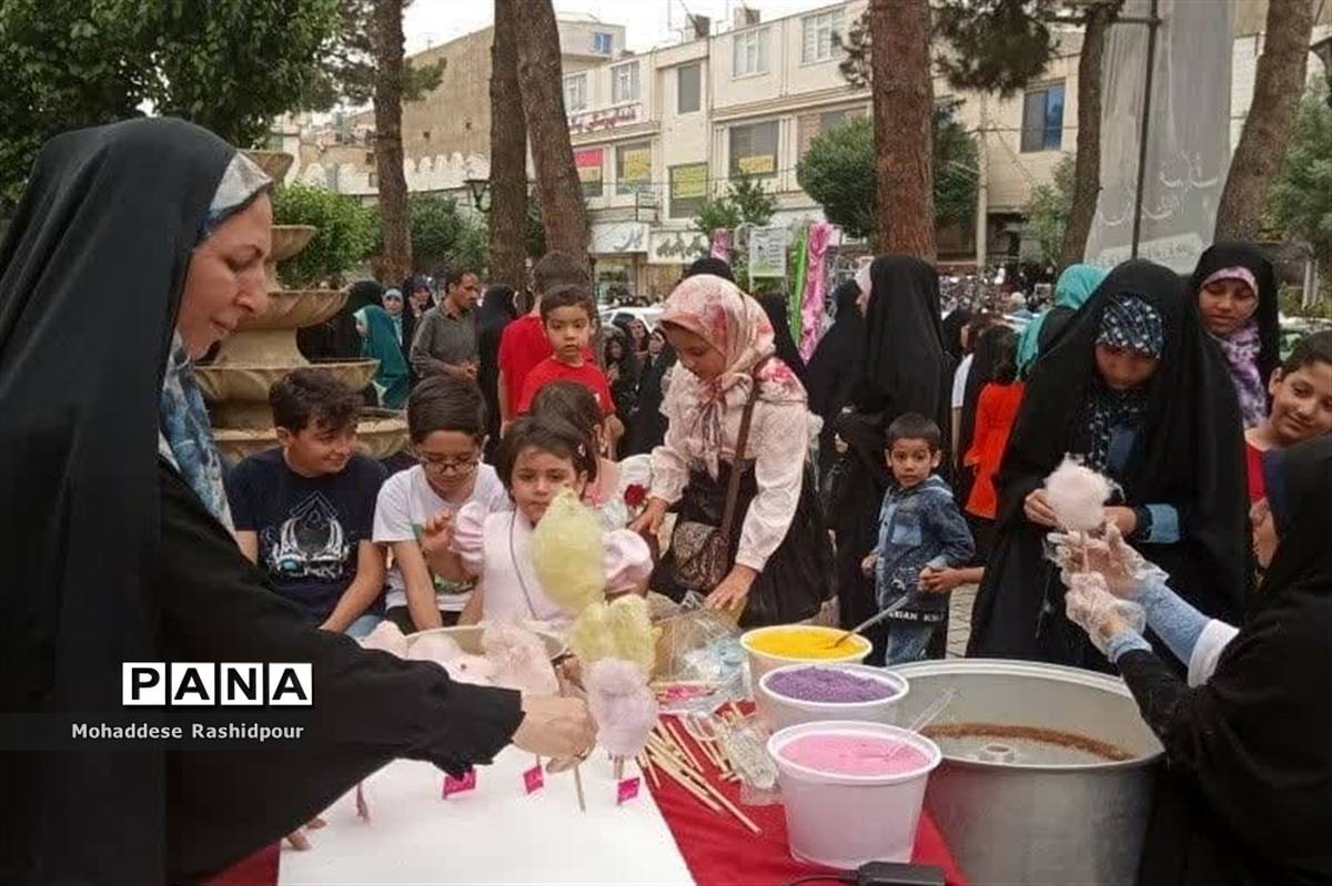 برگزاری جشن دهه کرامت درمنطقه باغ فیض اسلامشهر