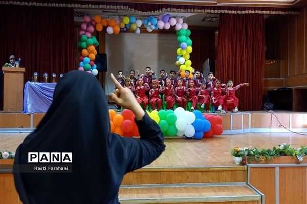اختتامیه دوره پیش‌دبستانی در شهرستان قرچک