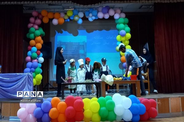 اختتامیه دوره پیش‌دبستانی در شهرستان قرچک