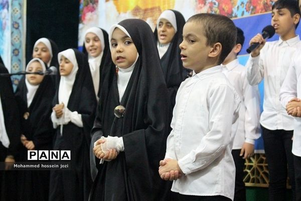 اجتماع خانوادگی خادمیاران رضوی در مسجد جمکران