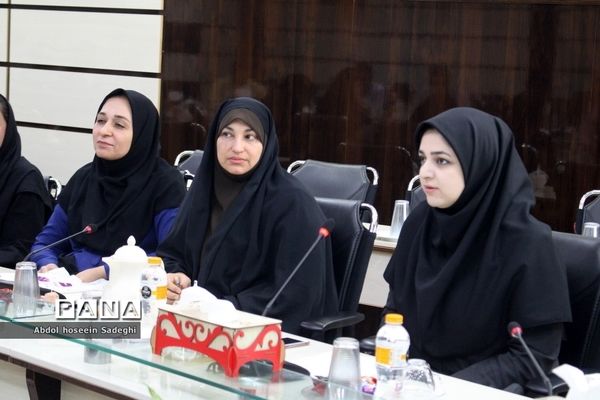 نشست هم‌اندیشی مدیران پژوهش‌سراهای دانش‌آموزی استان بوشهر