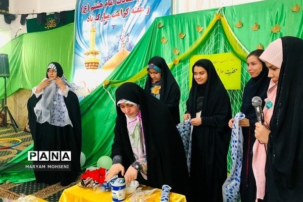 جشن میلاد امام رضا(ع) توسط اعضای اتحادیه انجمن‌های اسلامی دانش‌آموزی فشافویه