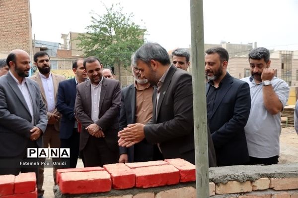 آئین افتتاح و خشت‌گذاری مدارس خیرساز در اسلامشهر