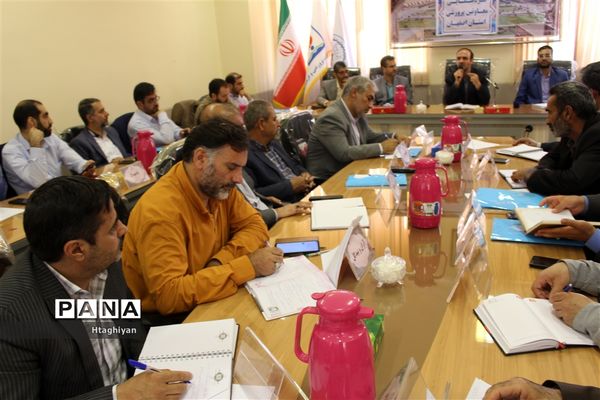 روز دوم گردهمایی معاونان پرورشی نواحی و مناطق استان اصفهان در سازمان دانش‌آموزی استان