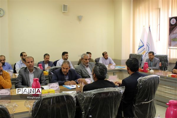 روز دوم گردهمایی معاونان پرورشی نواحی و مناطق استان اصفهان در سازمان دانش‌آموزی استان