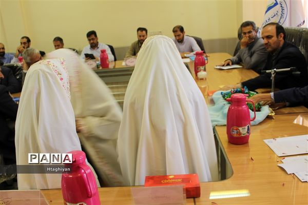 روز دوم گردهمایی معاونان پرورشی نواحی و مناطق استان اصفهان در سازمان دانش‌آموزی استان