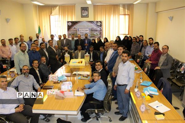 روز دوم گردهمایی معاونان پرورشی نواحی و مناطق استان اصفهان در سازمان دانش‌آموزی استان