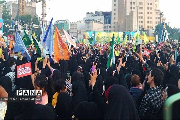 جشن بزرگ امام رضایی‌ها با شور و نوایی متفاوت در پایتخت معنوی ایران