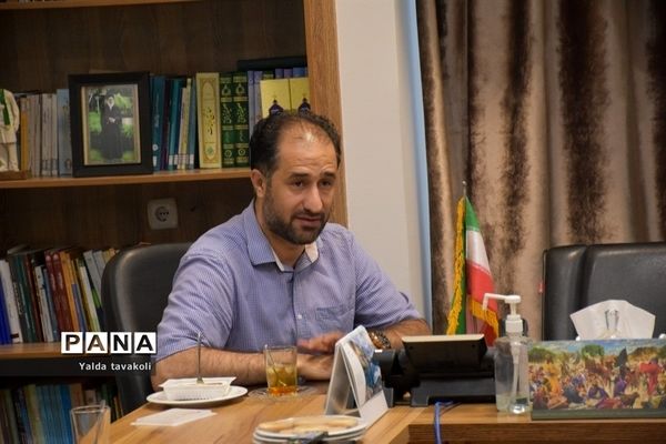 جلسه تفاهم‌نامه همکاری بین روابط‌ عمومی ادارات آموزش و پرورش و دانش‌آموزان خبرنگار در مشهد