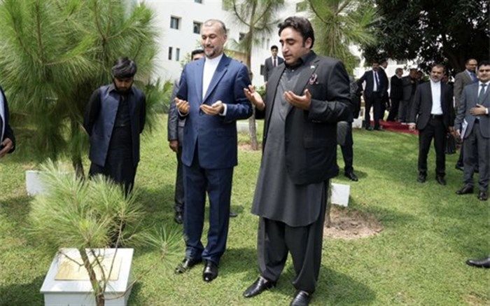 کاشت درخت دوستی توسط وزرای امور خارجه ایران و پاکستان