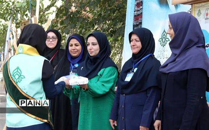 دختران بهارستانی 3 پرچم افتخار در اردوی یاورمربیان پیشتاز کسب کردند