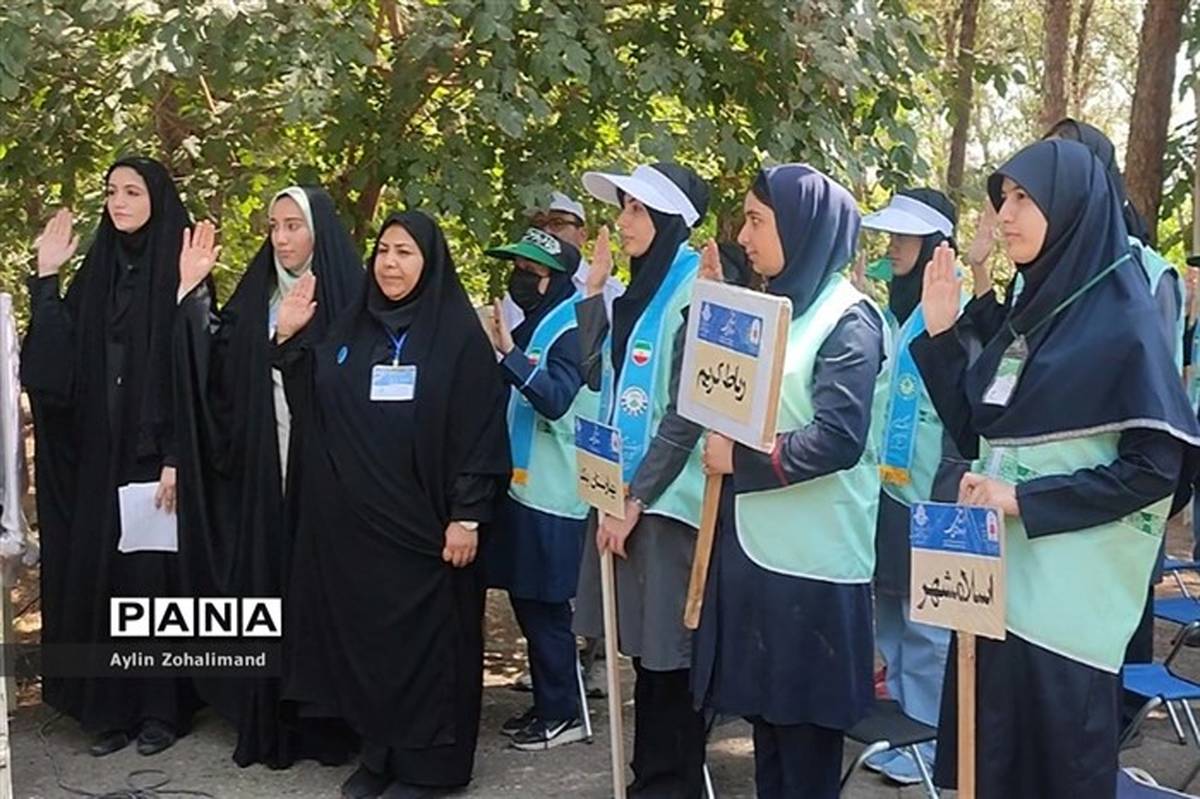 افتتاحیه دور دوم اردوی یاورمربیان دختران پیشتاز سازمان دانش‌آموزی شهرستان‌های تهران/ فیلم