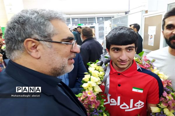 استقبال از قهرمانان خوزستانی مسابقات کشتی فرنگی نوجوانان جهان