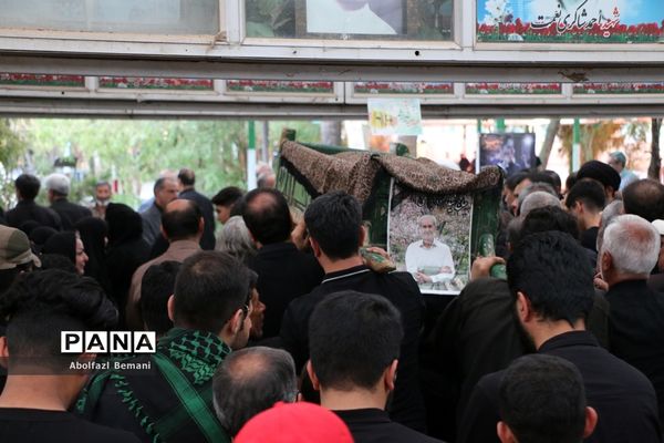 مراسم تشییع خیّر مدرسه‌ساز «سید‌محمود برقعی»