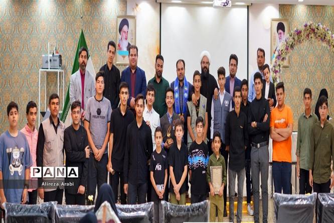 مراسم تجلیل از پسران دانشآموز خبرگزاری پانا کاشمر