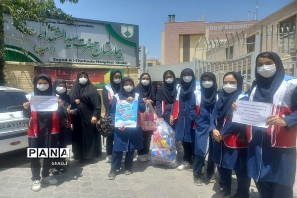 بازدید دانش‌آموزان اصفهانی از مرکز درمانی کودکان سرطانی وصعب العلاج بیمارستان حضرت سیدالشهدا(ع)