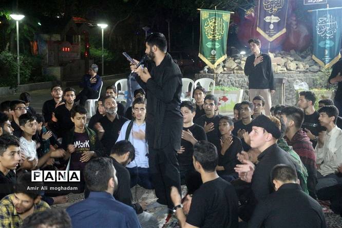 عزاداری دانشآموزان قرآنی سراسر کشور در آخرین شب از مسابقات قرآن ،عترت و نماز